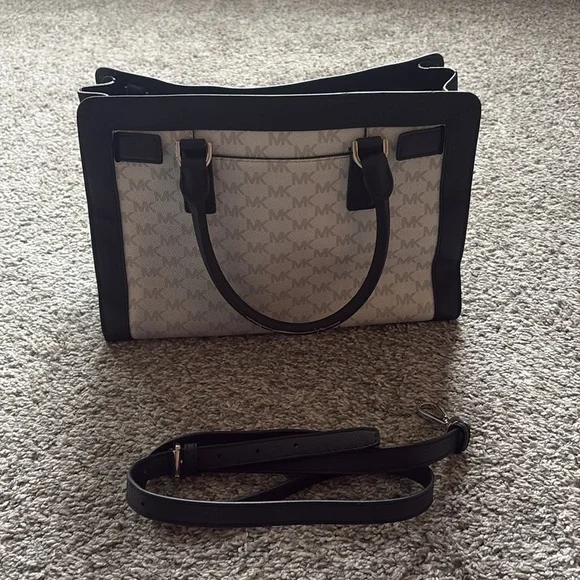 Michael Kors Black and White Purse - Picture 2 of 6